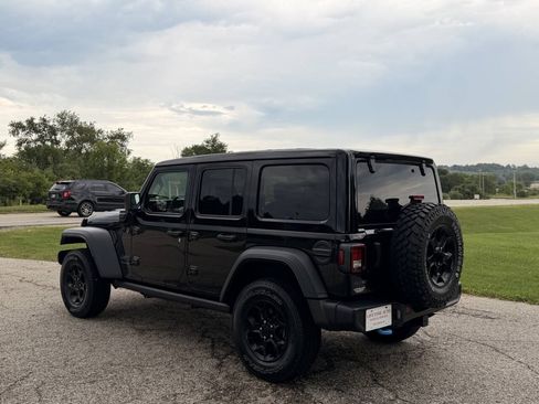Used 2023 Jeep Wrangler Unlimited w/ Sun & Screen Package AWD/4WD image 3