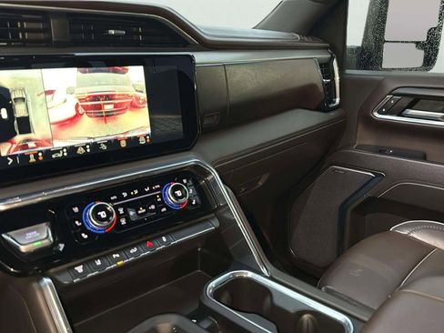 Used 2024 GMC Sierra 3500 Denali w/ Denali Reserve Package image 19