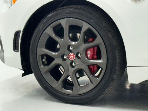 Used 2017 FIAT 124 Spider Abarth image 38