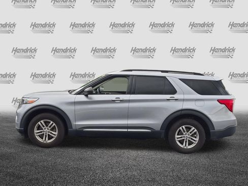 Used 2022 Ford Explorer XLT w/ Equipment Group 202A AWD/4WD image 7