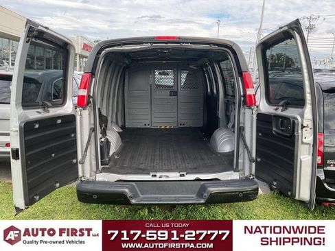 Used 2018 Chevrolet Express 2500 w/ Driver Convenience Package RWD image 12