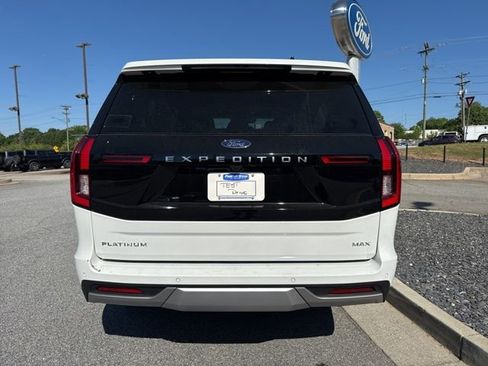 New 2026 Ford Expedition Max Platinum image 10