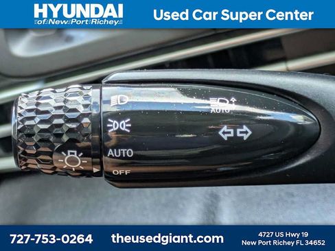 Used 2024 Hyundai Elantra SE FWD image 27
