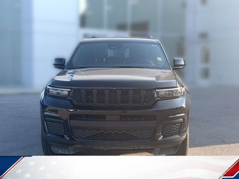 Used 2025 Jeep Grand Cherokee L Laredo AWD/4WD image 3