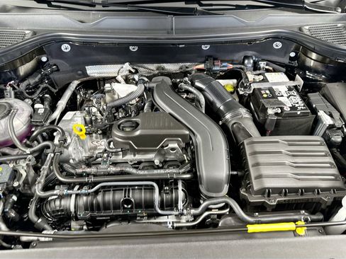 New 2025 Volkswagen Taos SE image 26