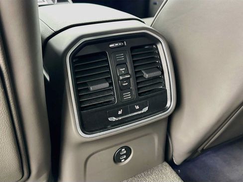 Certified 2026 Porsche Macan AWD/4WD image 26