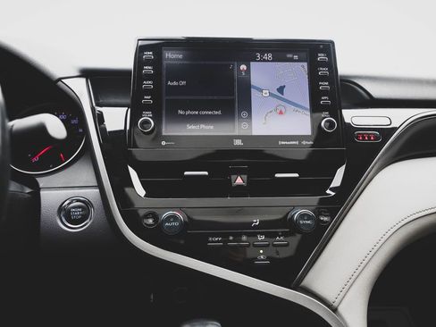 Used 2022 Toyota Camry XSE w/ Navigation Package FWD image 5