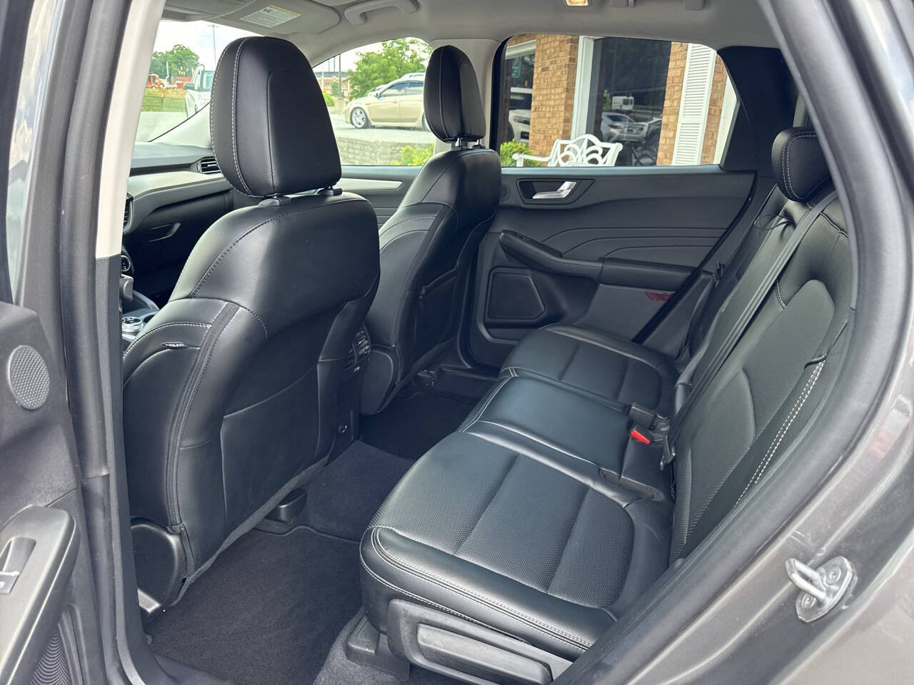 Used 2022 Ford Escape SEL w/ Technology Package FWD image 17