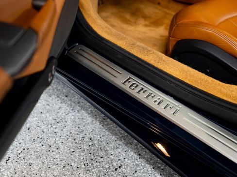 Used 2018 Ferrari 488 Spider image 37