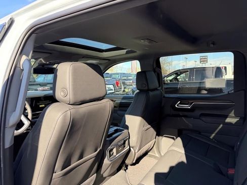 New 2026 GMC Sierra 1500 SLT w/ SLT Premium Plus Package AWD/4WD image 7