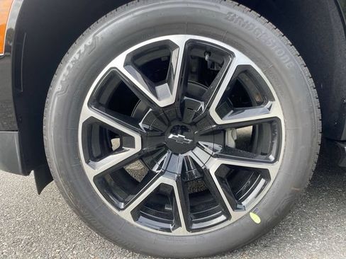 New 2026 Chevrolet Suburban RST w/ Comfort Package AWD/4WD image 13