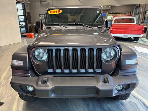 Used 2018 Jeep Wrangler Unlimited Sport S AWD/4WD image 32