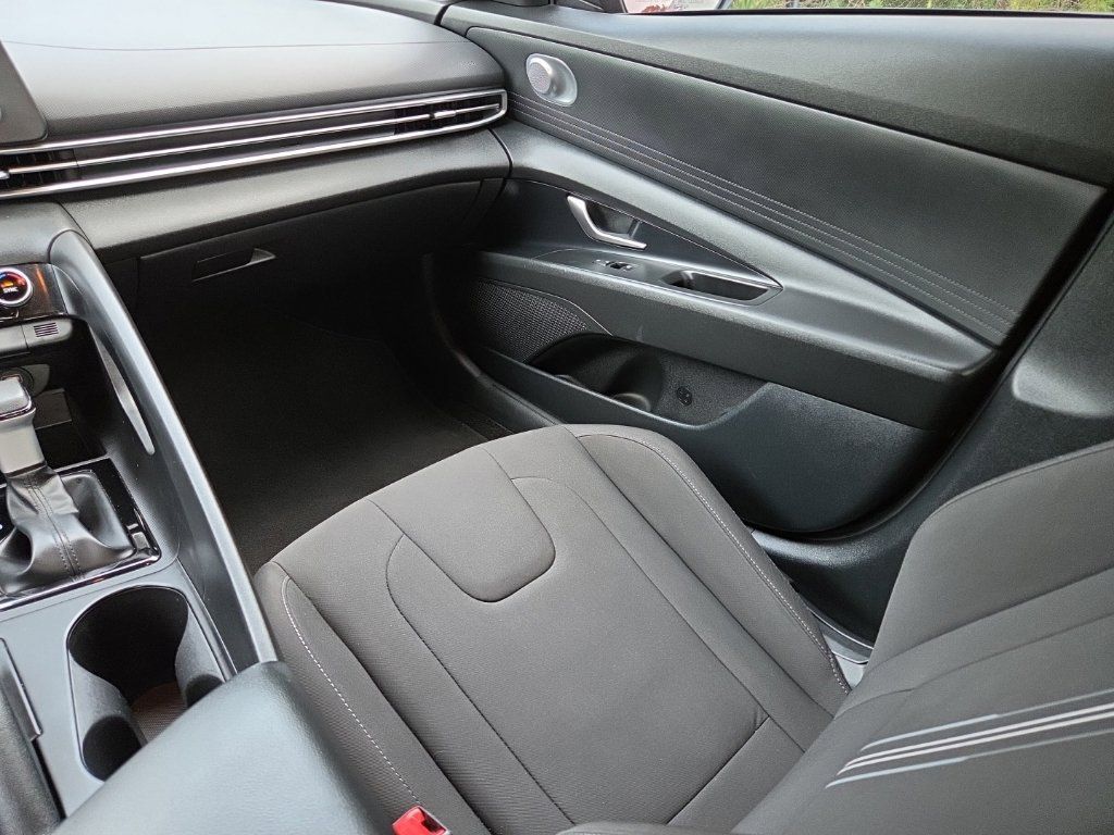 Used 2021 Hyundai Elantra SEL FWD image 30