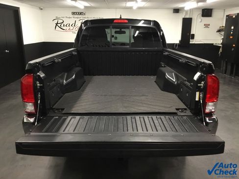 Used 2017 Toyota Tacoma SR5 image 12