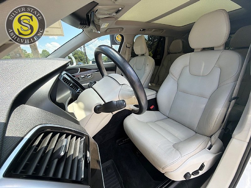 Used 2017 Volvo XC90 T6 Momentum w/ Vision Package AWD/4WD image 12