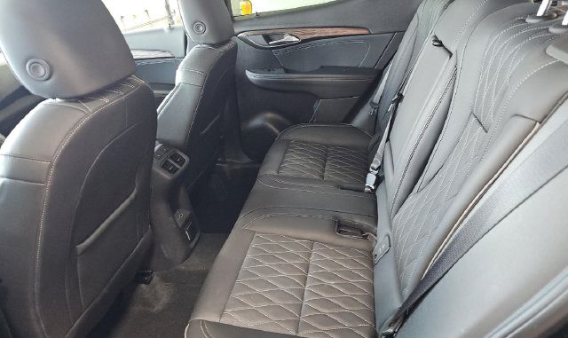 Used 2023 Buick Envision Avenir AWD/4WD image 19
