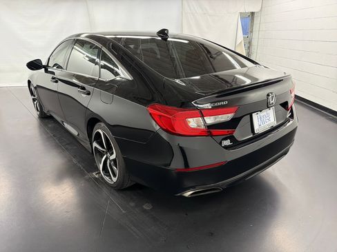 Used 2018 Honda Accord Sport image 3