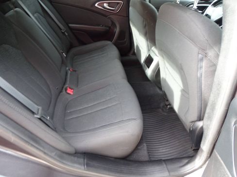 Used 2016 Chrysler 200 Limited Sedan FWD image 31