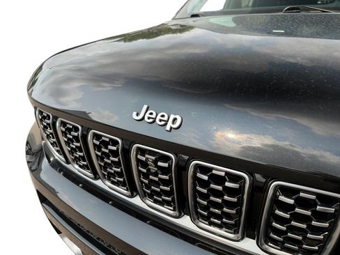Used 2022 Jeep Grand Cherokee L Summit AWD/4WD image 32