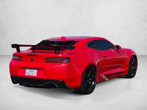 Used 2018 Chevrolet Camaro SS RWD image 5