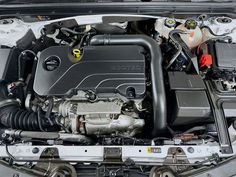 Used 2024 Chevrolet Malibu LT image 35