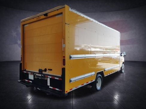 Used 2022 Ford E-350 and Econoline 350 Super Duty RWD image 5