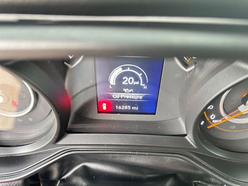 Used 2025 Jeep Wrangler Sport S image 40