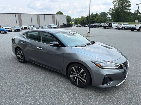 Used 2023 Nissan Maxima SV FWD image 11