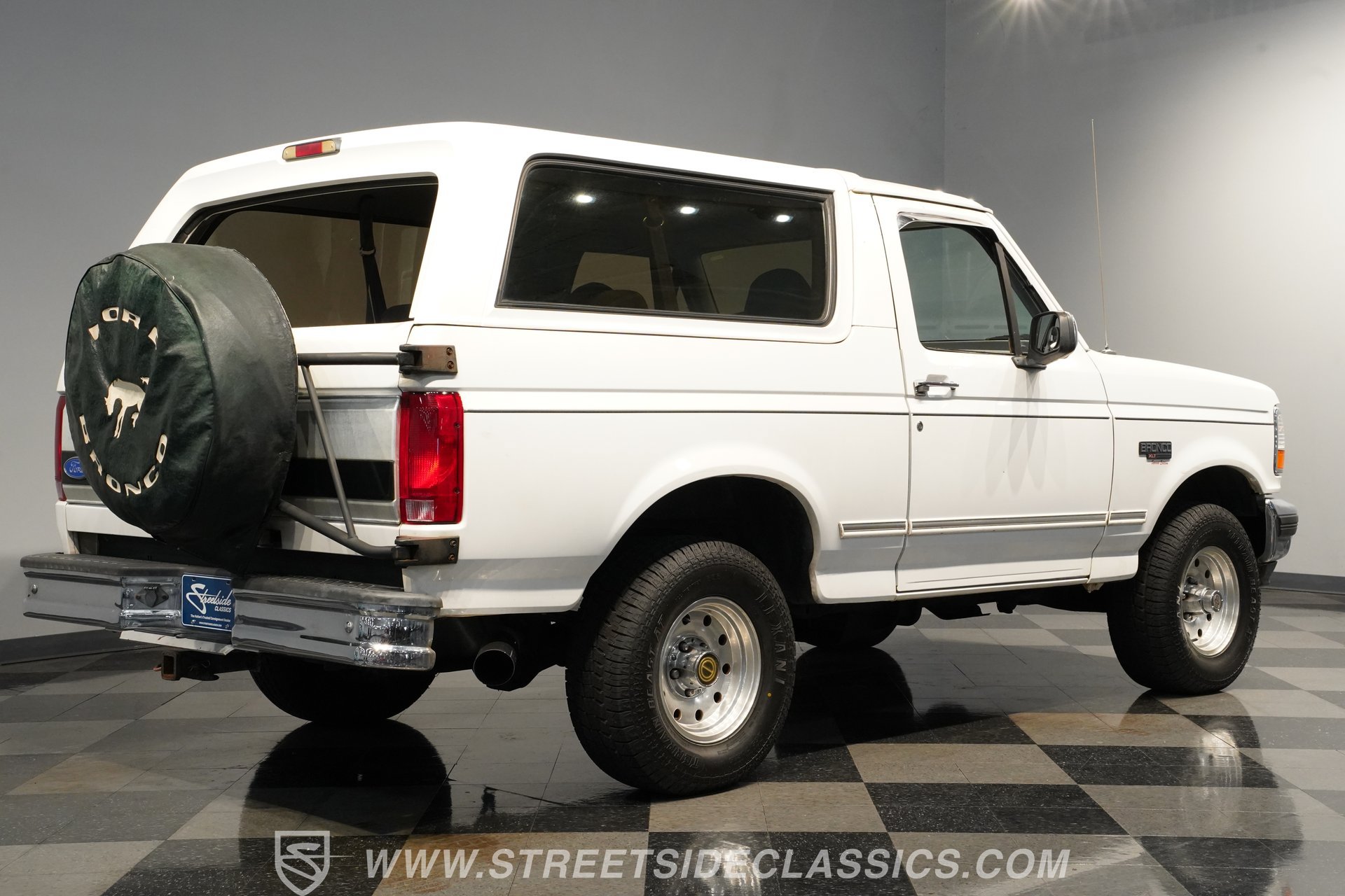 Used 1995 Ford Bronco XLT AWD/4WD image 28