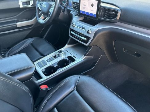 Used 2023 Ford Explorer XLT w/ Equipment Group 202A image 32