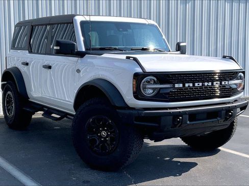 Used 2024 Ford Bronco Wildtrak AWD/4WD image 32