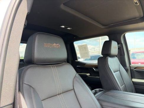 Used 2024 Chevrolet Silverado 1500 High Country w/ High Country Premium Package AWD/4WD image 54