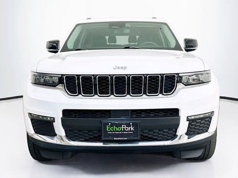 Used 2023 Jeep Grand Cherokee L Limited AWD/4WD image 2