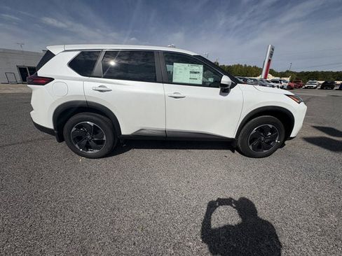 New 2026 Nissan Rogue SV AWD/4WD image 3