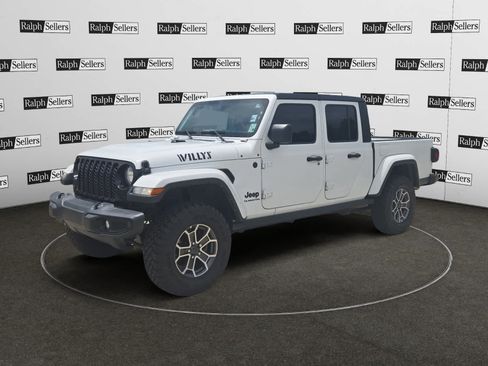 Used 2022 Jeep Gladiator Sport AWD/4WD image 2