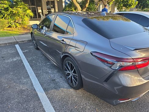 Used 2024 Toyota Camry SE image 8
