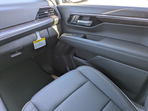 New 2026 Chevrolet Tahoe Premier image 13