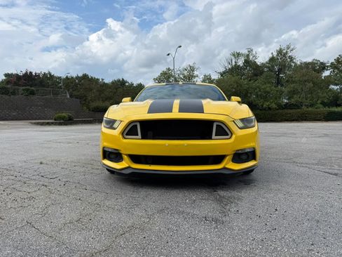 Used 2015 Ford Mustang Coupe RWD image 3