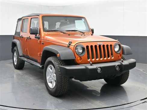 Used 2011 Jeep Wrangler Unlimited Sport image 2