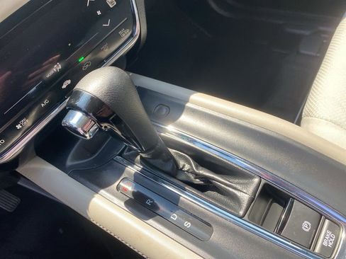 Certified 2019 Honda HR-V EX image 28