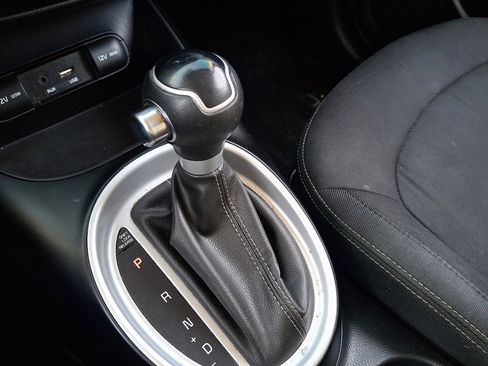 Used 2017 Kia Soul + FWD image 30