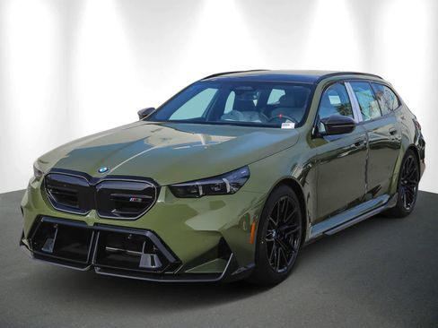 New 2026 BMW M5 Touring image 3