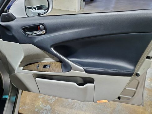 Used 2012 Lexus IS 250 w/ Premium Pkg Value Edition RWD image 16