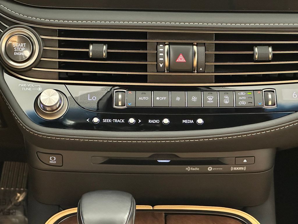 Used 2022 Lexus LS 500 AWD image 26