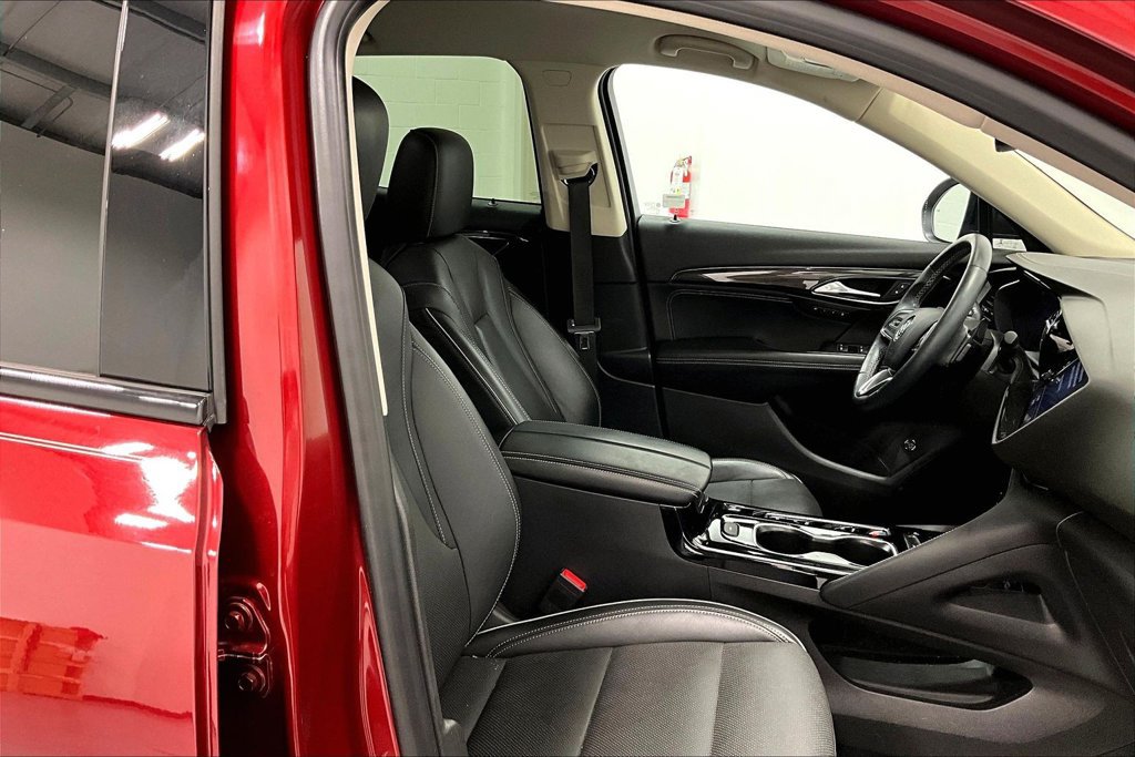 Used 2021 Buick Envision Essence w/ Sport Touring Package FWD image 9