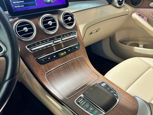 Certified 2022 Mercedes-Benz GLC 300 4MATIC image 11