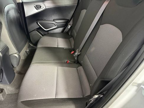 Used 2025 Kia Soul LX w/ LX Technology Package FWD image 24
