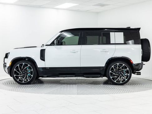 Used 2025 Land Rover Defender 110 V8 AWD/4WD image 4