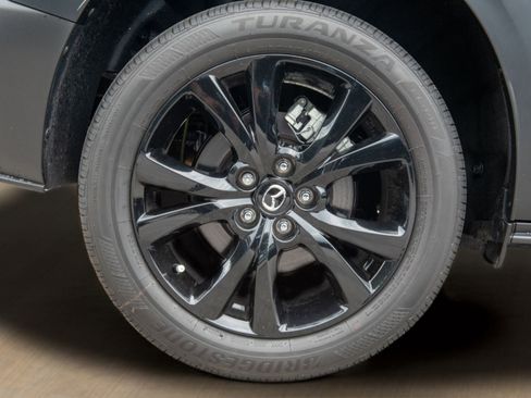 New 2024 MAZDA CX-30 Carbon image 33