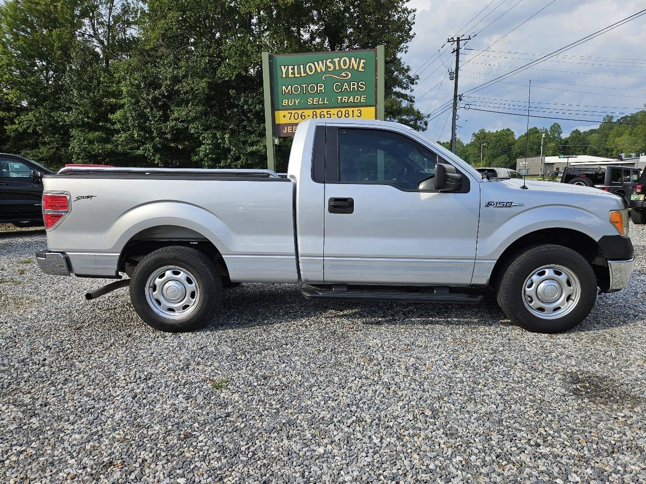 Used 2013 Ford F150 XL w/ Mid Equipment Group RWD image 2